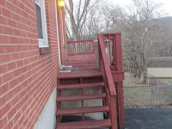 4th image of 227 Lynn Haven Cir