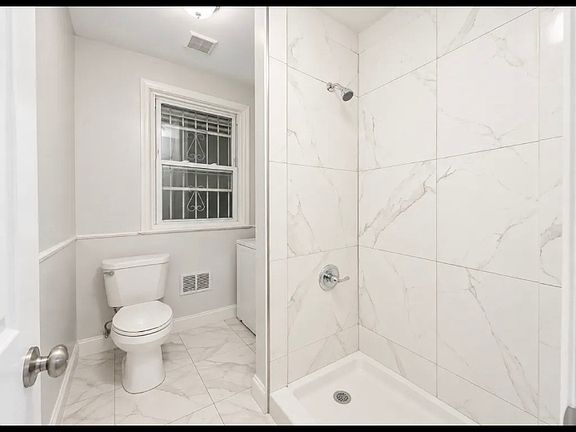 3rd image of 274 S 11th St #2L