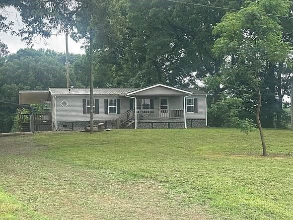 1st image of 749 Chambers Rd
