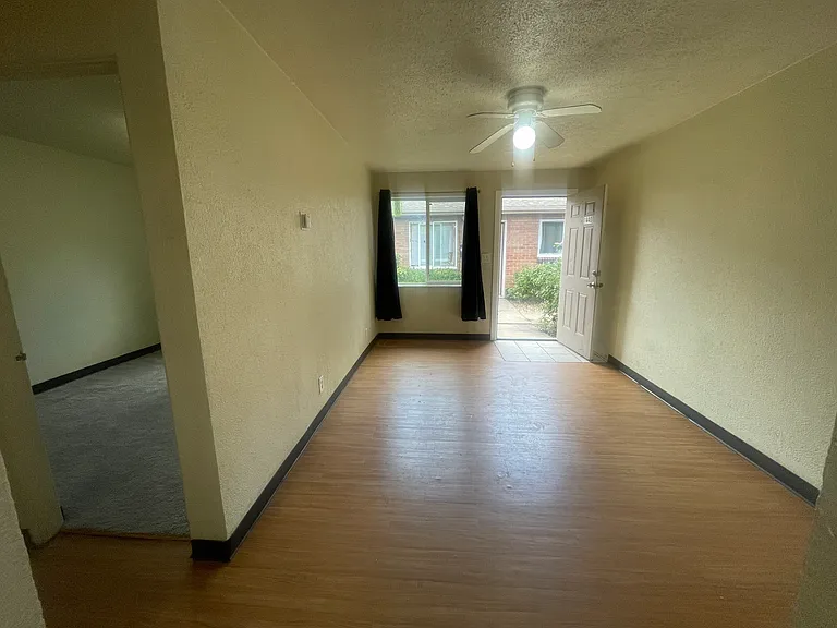 1440 Clinton St — Photo 12