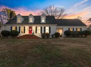 210 River Oaks Ln, Russellville, AR 72802