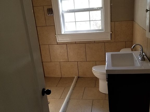 5th image of 1105 Pine St