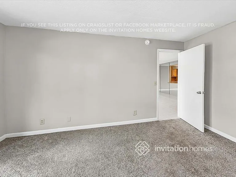 381 Wildwood Ln E — Photo 10