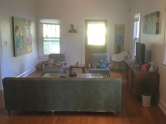5th image of 518 N Oriental St