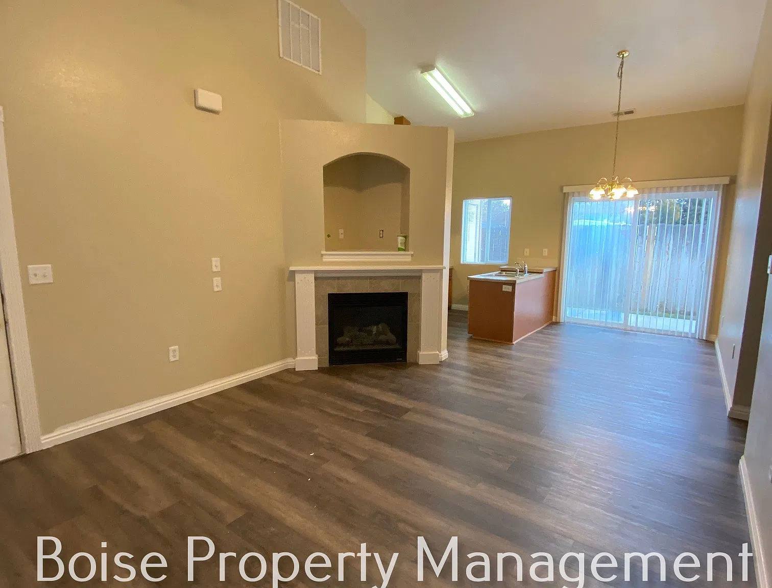 3 bed, 1000 sqft, $1,495 — Photo 3
