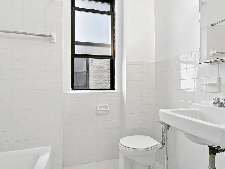19 W 69th St #603 — Photo 11