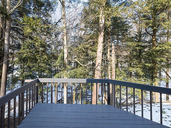 5th image of 22744 Middle Rd