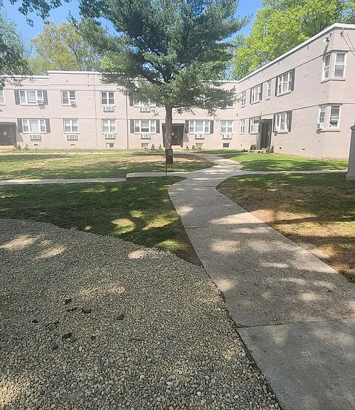 Westwood Court Apts — Photo 22