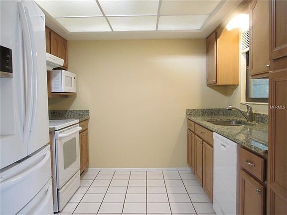 4th image of 924 Mimosa Dr