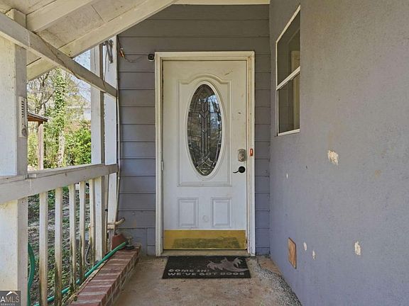 2nd image of 1059 Merritt Rd