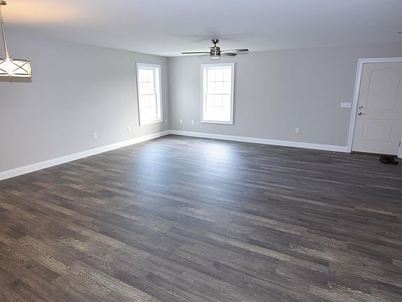 3rd image of 22577 Heritage Ln