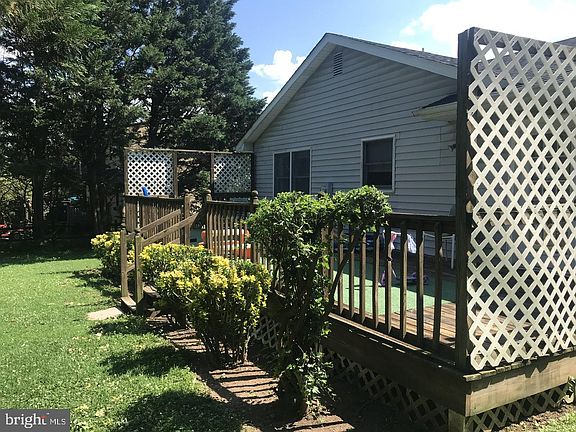 2nd image of 214 Bluebird Dr