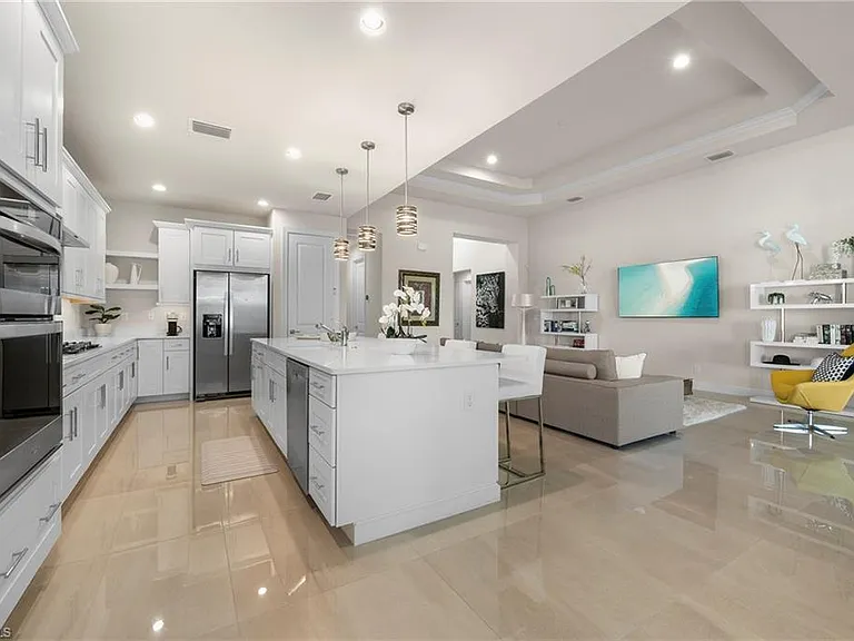 8897 Redonda Dr — Photo 11