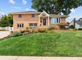 79 Stewart Ave, Bethpage, NY 11714
