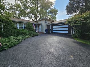 1636 Swallow St, Naperville, IL 60565