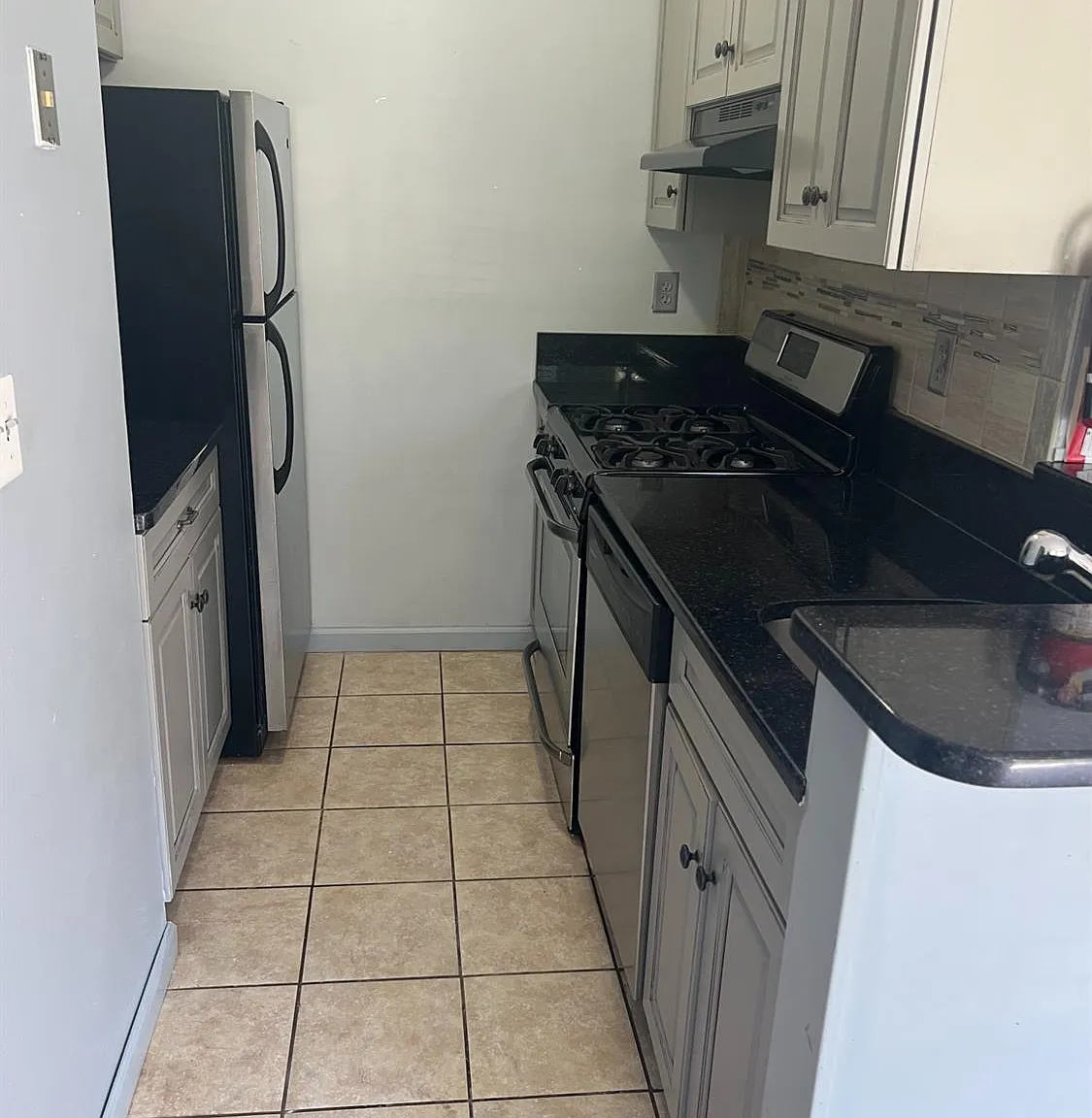 1 bed, 1.0 bath, 469 sqft, $1,750 — Photo 3