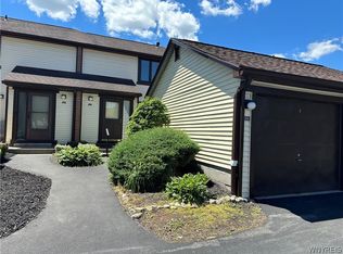 304 Charlesgate Cir, East Amherst, NY 14051