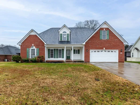 635 Shadowbrook Dr, Columbia, TN 38401