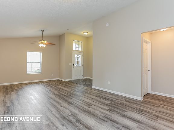 2nd image of 10659 Sandy Oaks Dr