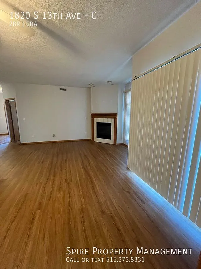 Spacious 2 bed/1bath unit in Newton with Garage! — Photo 3