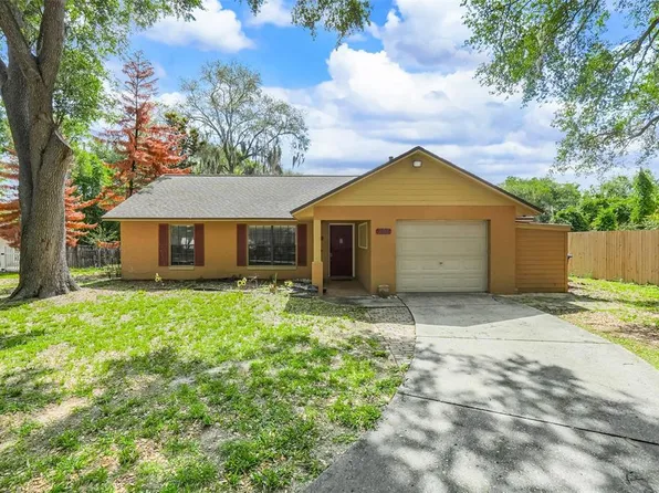 207 Howard Ct, Mascotte, FL 34753