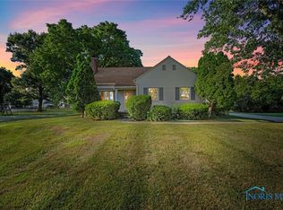 5740 Moline Martin Rd, Walbridge, OH 43465