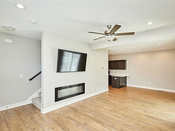 5th image of 9657 Starview Dr