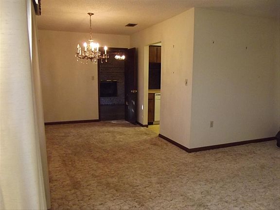 5th image of 228 Ajax Dr