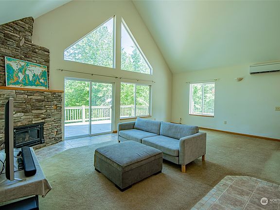 3rd image of 483 N Suncrest Drive