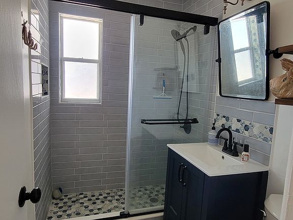 3rd image of 6343 5th Ave S