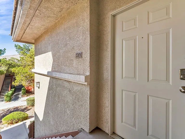904 Duckhorn Ct #204 — Photo 8
