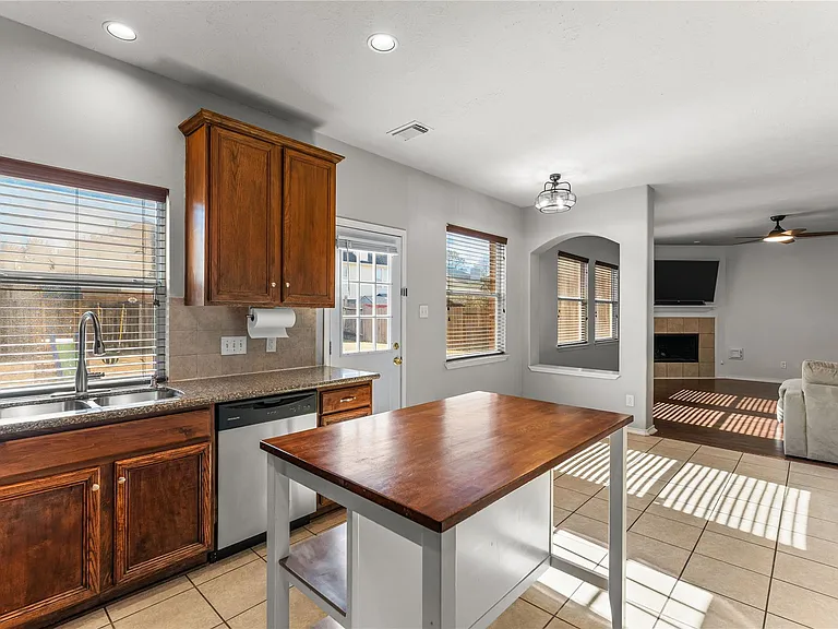 7419 Chathan Glen Ln — Photo 20