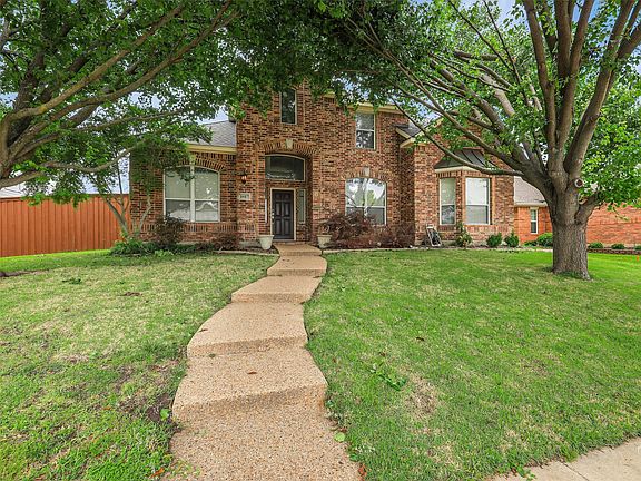 2nd image of 1017 Mesa Verde Dr