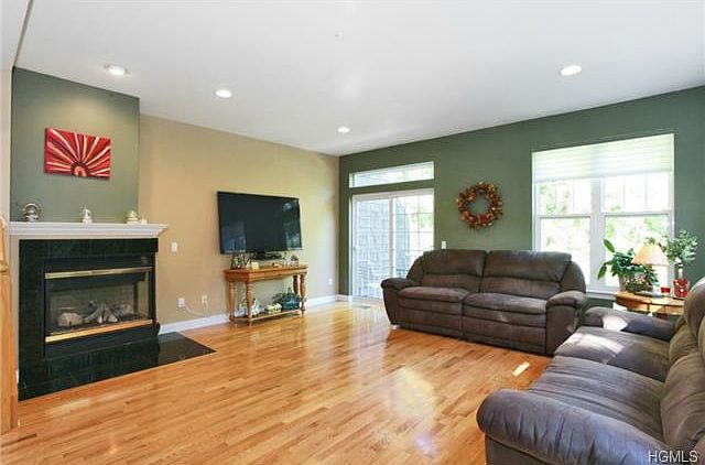 1st image of 39 Glen Hill Ln Unit 39