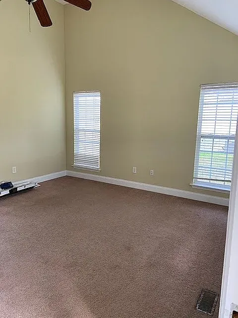 3 bed, 1790 sqft, $2,000 — Photo 4
