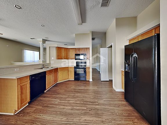 3rd image of 2559 Coachman Lakes Dr