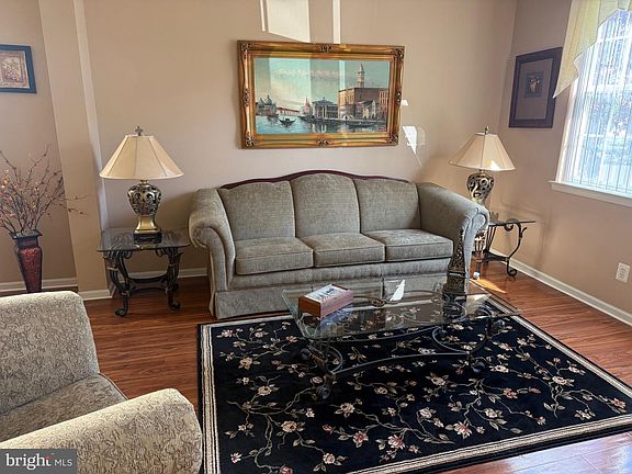3rd image of 237 Night Hawk Cir