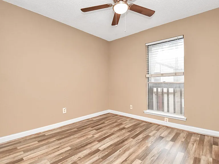 12400 Brookglade Cir #47 — Photo 16