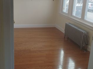 8621 107th St #1, Richmond Hill, NY 11418