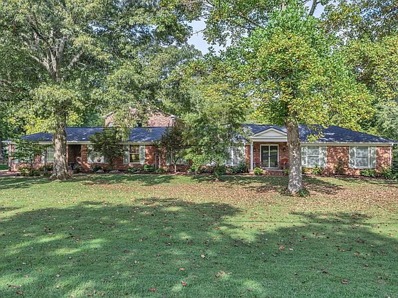 2nd image of 1315 Parker Pl