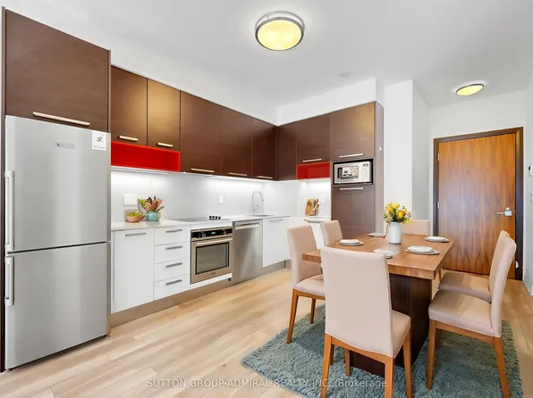 36 Park Lawn Rd #301, Toronto, ON M8V 0E5