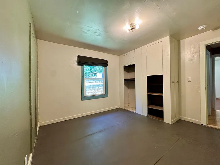 654 Grotzman Rd — Photo 9