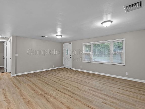 5th image of 2275 Maxville Ln