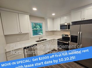 3121 Revolution Park Dr, Charlotte, NC 28217