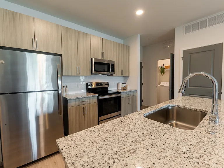 Sunnyside Apartments — Photo 9