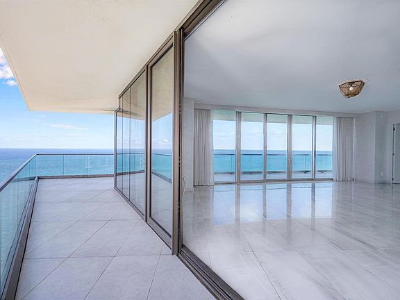 4th image of 18975 Collins Ave #33A