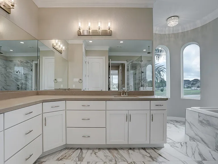 502 Amalfi Dr — Photo 15
