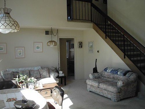 2nd image of 13915 Avenida Espana