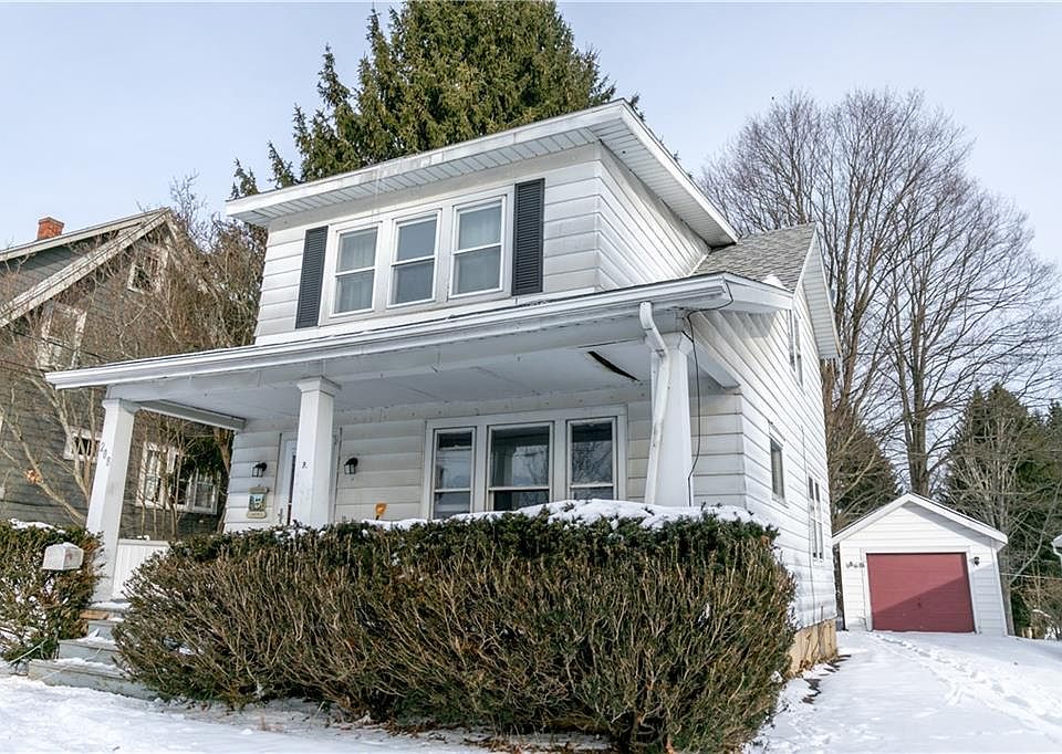 1st image of 208 Dearing Ave