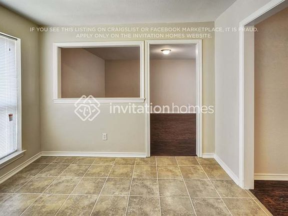 4th image of 1711 Saint James Dr
